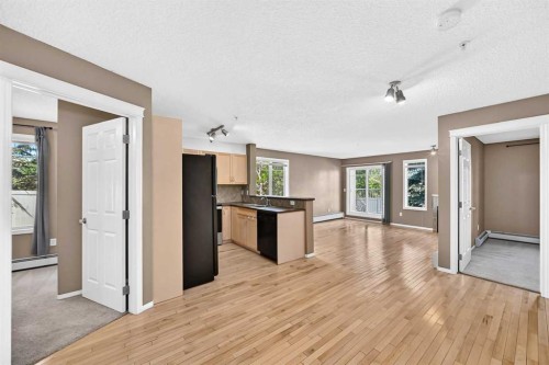 3109-70 Panamount Drive Nw, Calgary, AB - Indoor Photo Showing Kitchen