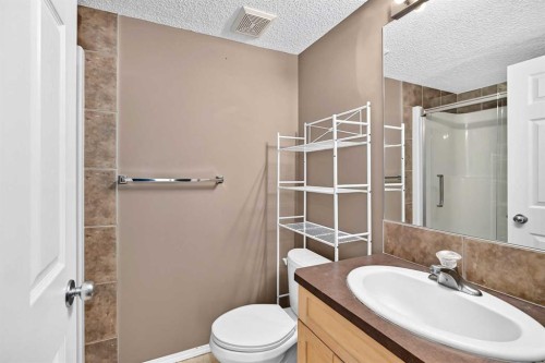 3109-70 Panamount Drive Nw, Calgary, AB - Indoor Photo Showing Bathroom
