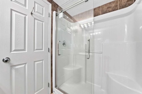 3109-70 Panamount Drive Nw, Calgary, AB - Indoor Photo Showing Bathroom