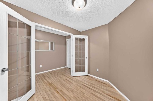 3109-70 Panamount Drive Nw, Calgary, AB - Indoor Photo Showing Other Room