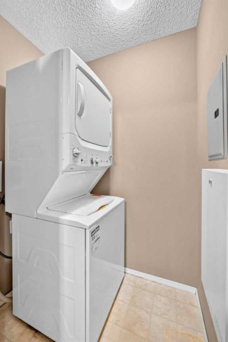 3109-70 Panamount Drive Nw, Calgary, AB - Indoor Photo Showing Laundry Room