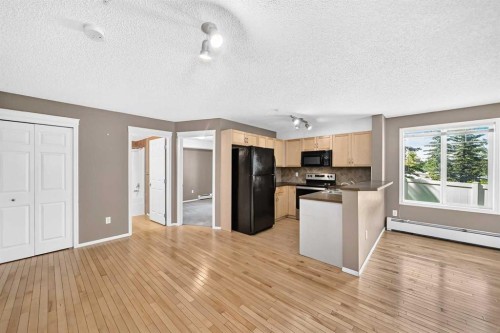 3109-70 Panamount Drive Nw, Calgary, AB - Indoor Photo Showing Kitchen