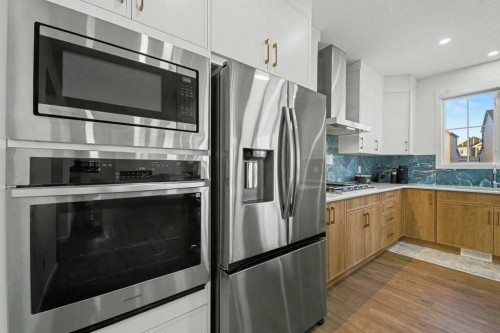 3034 Southwinds Place Sw, Airdrie, AB - Indoor Photo Showing Kitchen