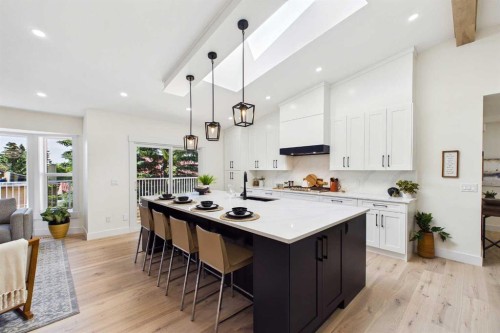 16 Edcath Mews Nw, Calgary, AB - Indoor Photo Showing Kitchen With Upgraded Kitchen