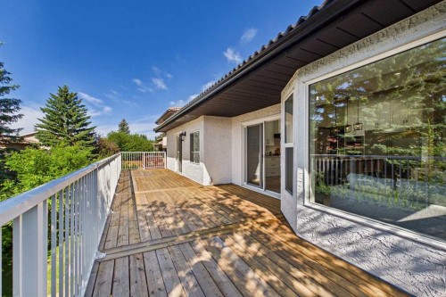 16 Edcath Mews Nw, Calgary, AB - Outdoor With Balcony With Exterior