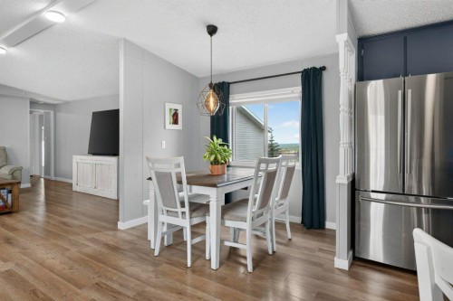 311038 222, Three Hills, AB - Indoor Photo Showing Dining Room