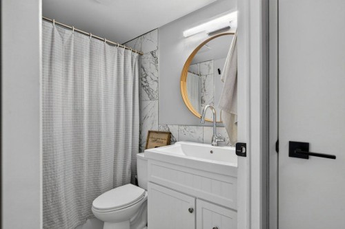 311038 222, Three Hills, AB - Indoor Photo Showing Bathroom