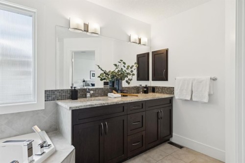 40 Val Gardena Court Sw, Calgary, AB - Indoor Photo Showing Bathroom