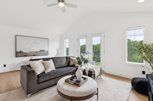 40 Val Gardena Court Sw, Calgary, AB - Indoor Photo Showing Living Room