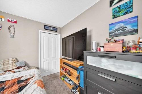 111 Arbour Stone Crescent Nw, Calgary, AB - Indoor Photo Showing Bedroom