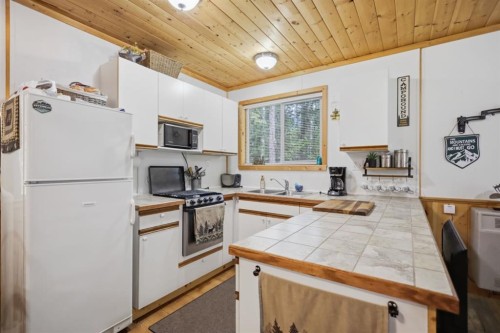 #50-73014 Highway 591, Caroline, AB 