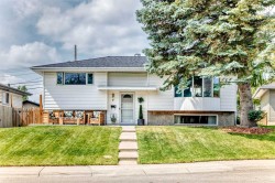 4 Marbrooke Circle NE Calgary, AB T2A 2W4