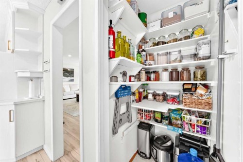 4 Marbrooke Circle Ne, Calgary, AB - Indoor