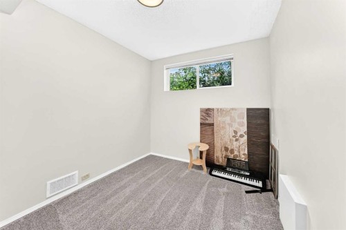 4 Marbrooke Circle Ne, Calgary, AB - Indoor Photo Showing Other Room