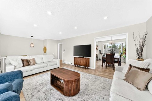 4 Marbrooke Circle Ne, Calgary, AB - Indoor Photo Showing Living Room