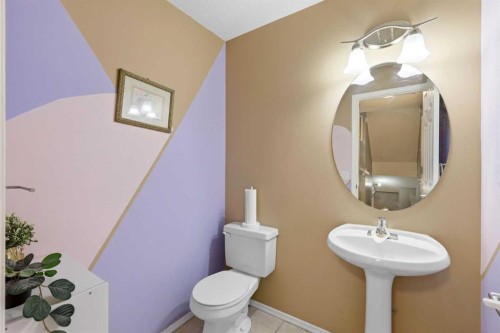 45 Patterson Hill Sw, Calgary, AB - Indoor Photo Showing Bathroom