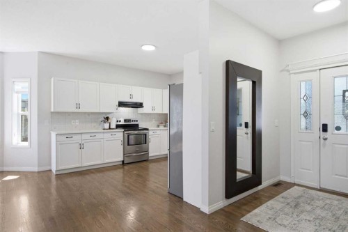 124 West Creek Glen, Chestermere, AB - Indoor Photo Showing Kitchen