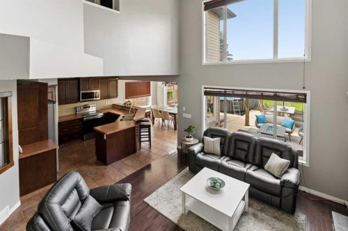 391 Auburn Bay Heights Se, Calgary, AB - Indoor Photo Showing Living Room