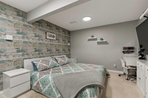391 Auburn Bay Heights Se, Calgary, AB - Indoor Photo Showing Bedroom
