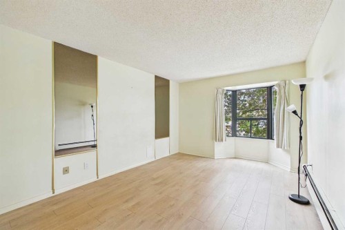 212-3730 50 Street Nw, Calgary, AB - Indoor Photo Showing Other Room