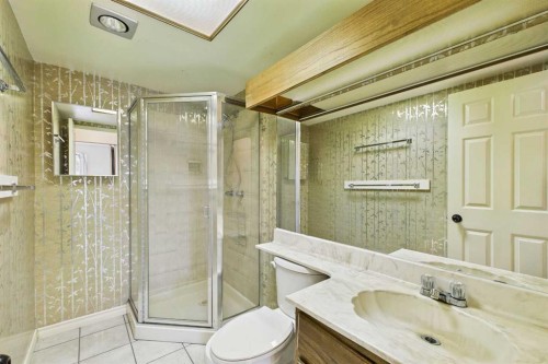 212-3730 50 Street Nw, Calgary, AB - Indoor Photo Showing Bathroom
