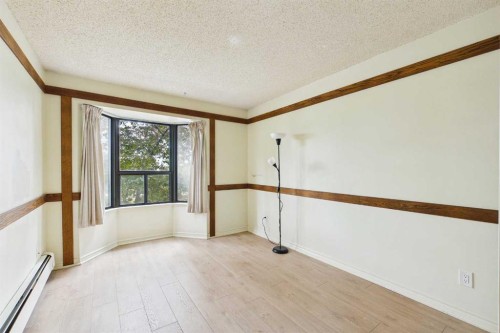 212-3730 50 Street Nw, Calgary, AB - Indoor Photo Showing Other Room