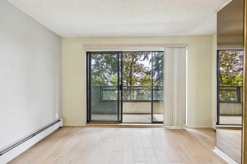 212-3730 50 Street Nw, Calgary, AB - Indoor Photo Showing Other Room