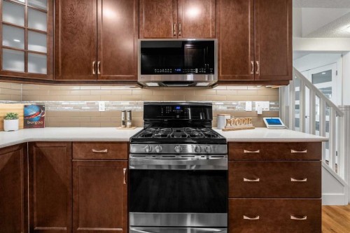 173 Windstone Link Sw, Airdrie, AB - Indoor Photo Showing Kitchen