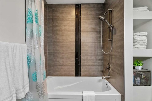 173 Windstone Link Sw, Airdrie, AB - Indoor Photo Showing Bathroom