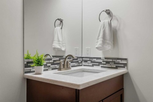 173 Windstone Link Sw, Airdrie, AB - Indoor Photo Showing Bathroom