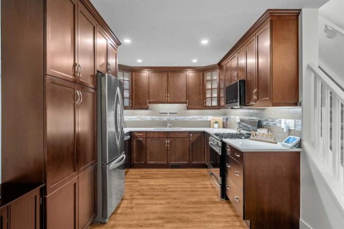 173 Windstone Link Sw, Airdrie, AB - Indoor Photo Showing Kitchen