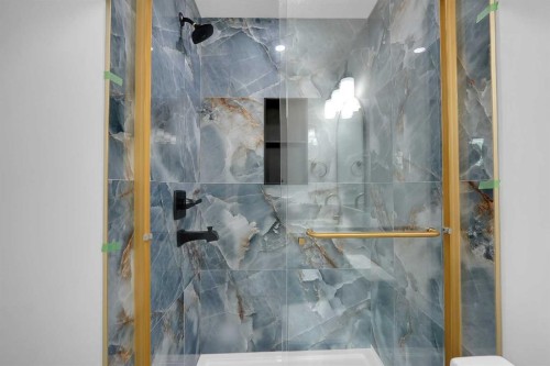 16 Abalone Crescent Ne, Calgary, AB - Indoor Photo Showing Bathroom