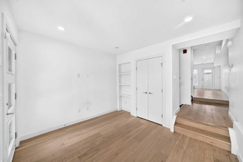 108-1632 20 Avenue Nw, Calgary, AB - Indoor Photo Showing Other Room