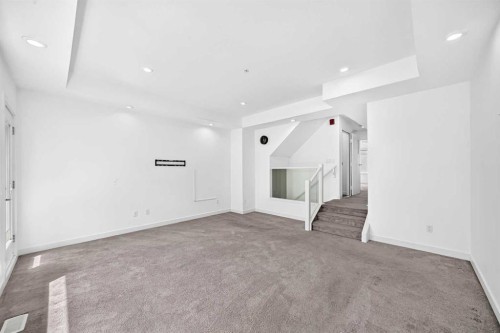 108-1632 20 Avenue Nw, Calgary, AB - Indoor Photo Showing Other Room