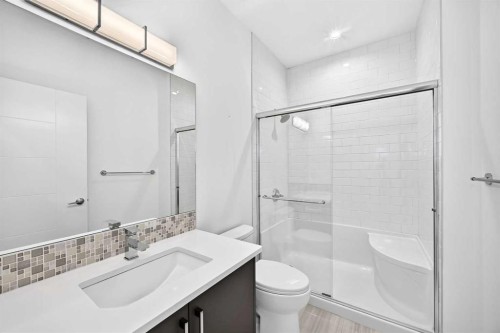 108-1632 20 Avenue Nw, Calgary, AB - Indoor Photo Showing Bathroom