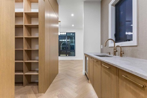 730 25 Avenue Nw, Calgary, AB - Indoor