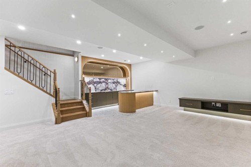 730 25 Avenue Nw, Calgary, AB - Indoor Photo Showing Other Room