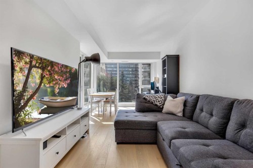413-1025 5 Avenue Sw, Calgary, AB - Indoor Photo Showing Living Room