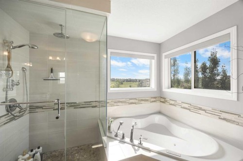 208 Panton Road Nw, Calgary, AB - Indoor Photo Showing Bathroom