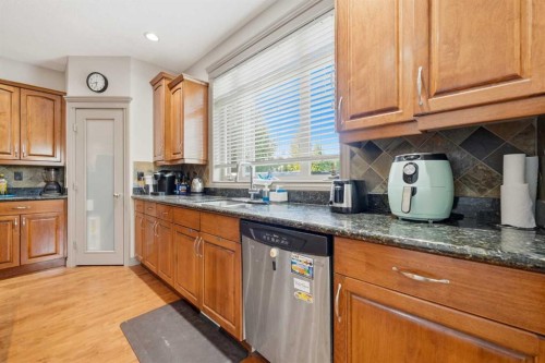 2245 25 Street Sw, Calgary, AB - Indoor Photo Showing Kitchen With Double Sink