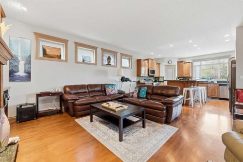 2245 25 Street Sw, Calgary, AB - Indoor Photo Showing Living Room