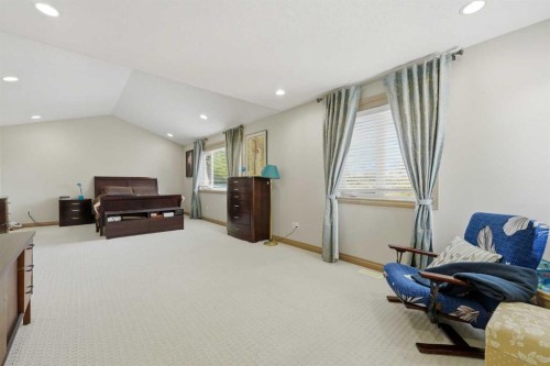 2245 25 Street Sw, Calgary, AB - Indoor