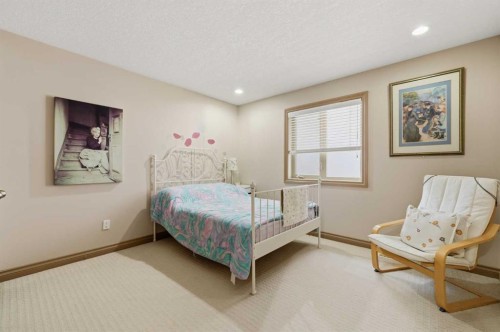 2245 25 Street Sw, Calgary, AB - Indoor Photo Showing Bedroom