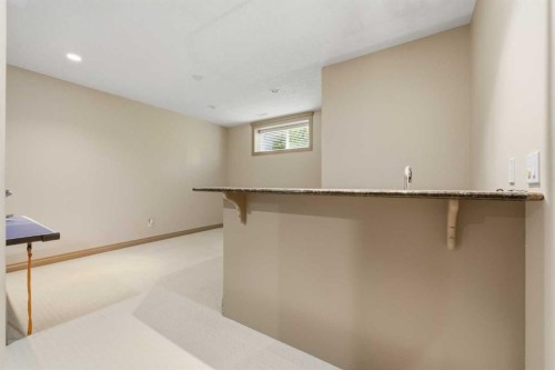 2245 25 Street Sw, Calgary, AB - Indoor