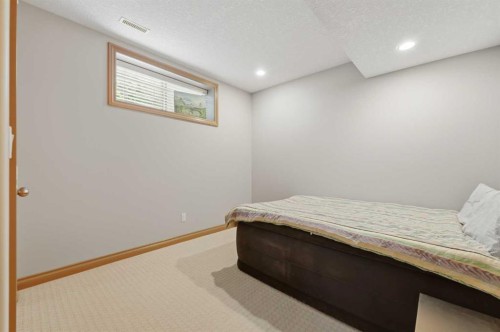 2245 25 Street Sw, Calgary, AB - Indoor