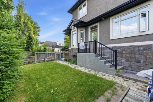 2245 25 Street Sw, Calgary, AB - Outdoor