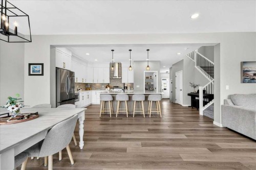421 Magnolia Way Se, Calgary, AB - Indoor Photo Showing Dining Room