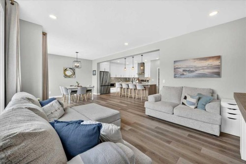 421 Magnolia Way Se, Calgary, AB - Indoor Photo Showing Living Room
