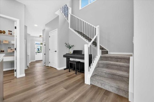 421 Magnolia Way Se, Calgary, AB - Indoor Photo Showing Other Room