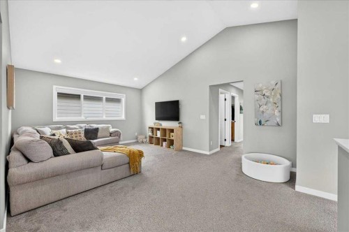 421 Magnolia Way Se, Calgary, AB - Indoor